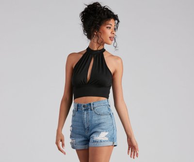 TableClothsUs Key Essential Halter Crop Top